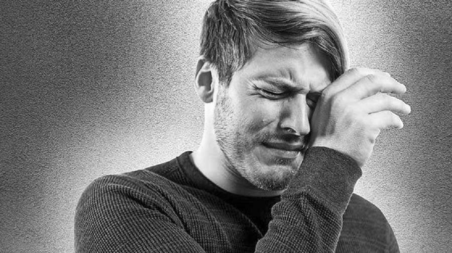 هیس، مردها گریه نمی‌کنند!