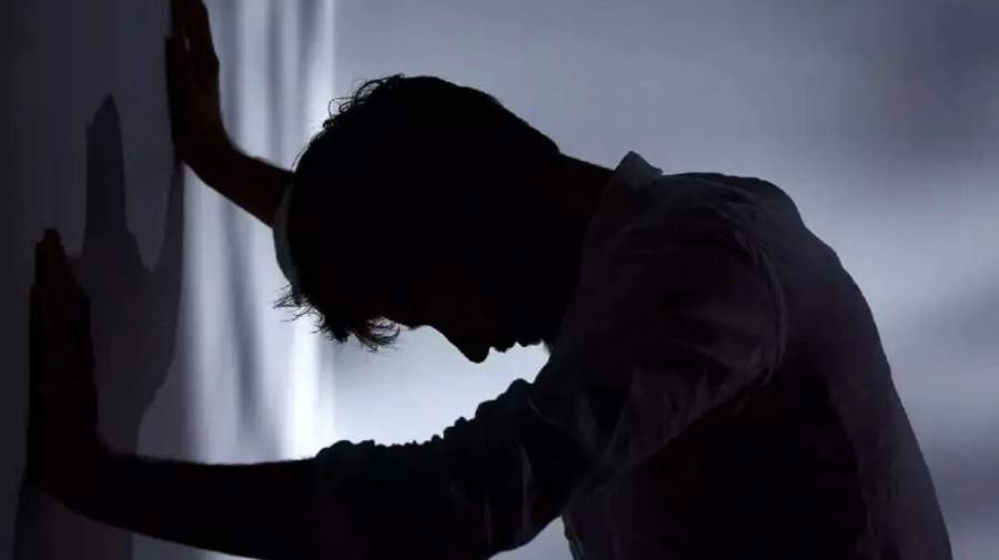 این سوالات را از کسی که حرف از خودکشی می‌زند بپرسید