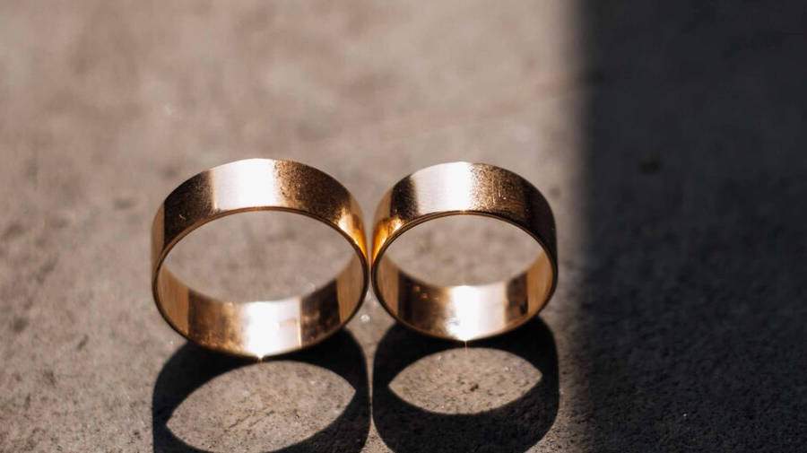 بی اعتمادی به همسر نشانه چیست ؟