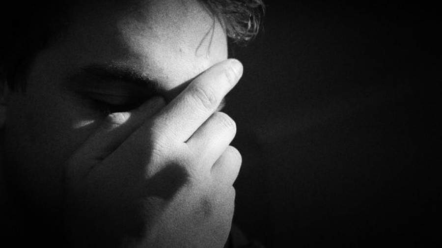 چرا برخی افراد گمان می‌کنند به بیماری‌های روانی مبتلا هستند؟