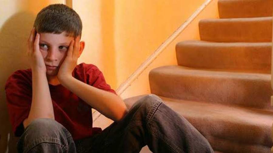 خجالت در نوجوانان یکی از مسائل روانشناختی رایج است