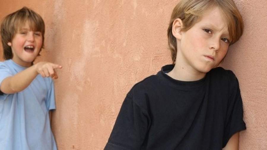 چرا گاهی لازم است دیگران به ما بخندند؟