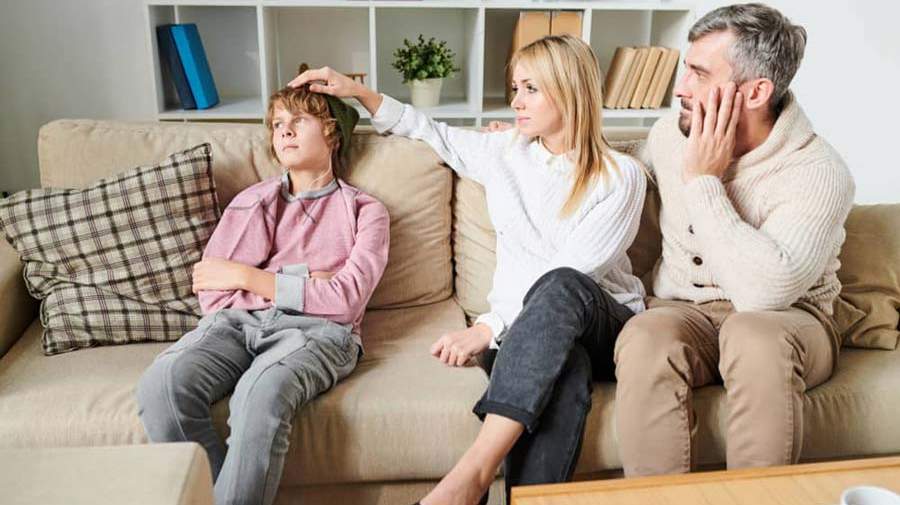 تنهایی نوجوان‌تان را سرزنش نکنید، آن را بفهمید!