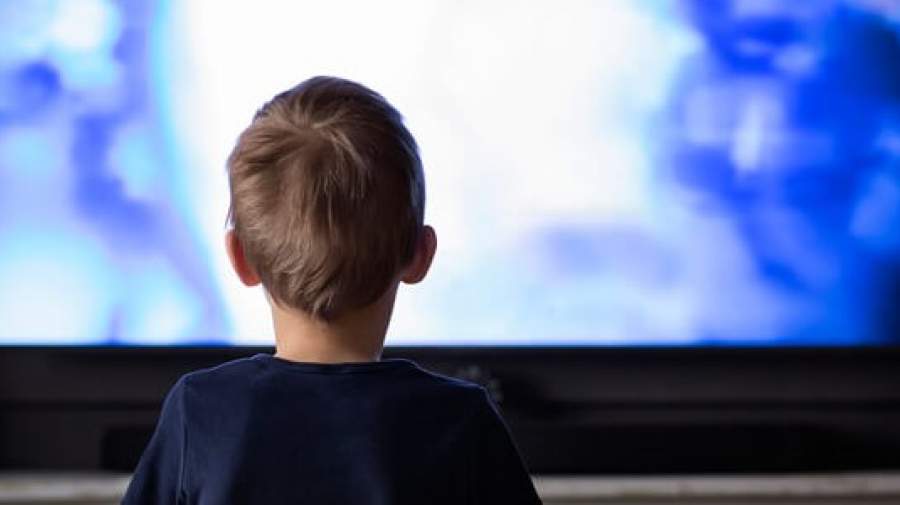 اخبار ناگوار با روان کودک چه می‌کند؟