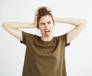 دلایل مهم و اصلی سر و بی حس شدن زبان