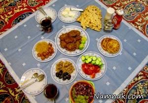 غذا خوردن روی زمین , پشت میز و یا سفره انداختن کدام بهتر است؟