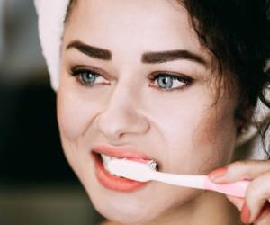 فواید حیرت انگیز و بینظیر مسواک زدن برای سلامت بدن