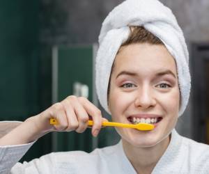 قبل از صبحانه مسواک زدن مفیده یا مضر؟