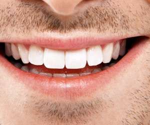 مضرترین غذاها و نوشیدنی ها برای سلامت دندان ها و لثه ها