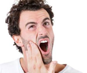آبسه دندان چیست و چه علائمی دارد ؟ چطور می توان با مواد گیاهی آبسه را درمان کرد؟