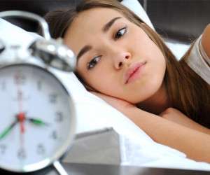 تاثیرات کم خوابی و&nbsp;استرس&nbsp;بر روی چهره و پوست