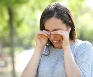 علل سنگینی پلک و راه حل های موثر برای رفع این مشکل چشمی