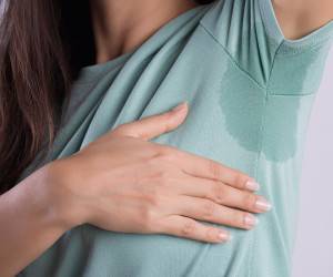 چگونه در فصل تابستان مراقب زیر بغلمان باشیم؟