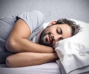 دلیل حرف زدن در خواب و راه حل آن