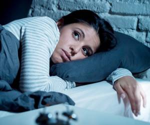 از عوارض دیر خوابیدن و شب بیداری های طولانی چقدر می دانید