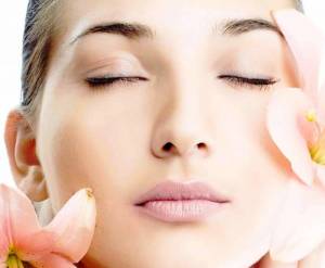 حلزون تراپی چیست و چه خواص و اثراتی روی پوست صورت دارد؟