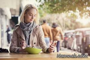 چرا هنگام صرف غذا نباید از تلفن همراه استفاده کرد