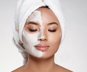 پاکسازی و تقویت پوست صورت با ماسک شیر خشک