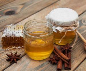 دلایلی برای استفاده از عسل و دارچین