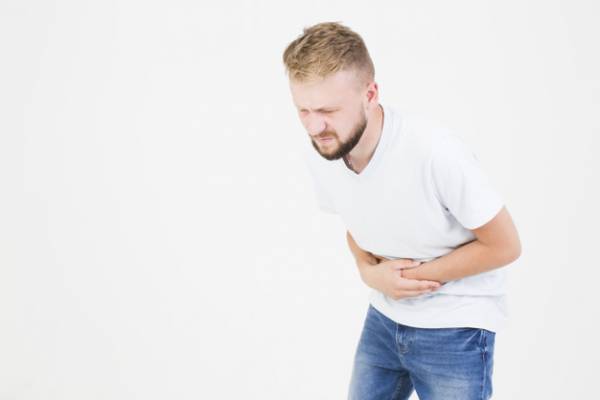 علائم عفونت بیضه دل درد