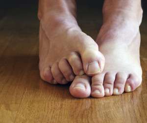 خواب رفتگی پا یا Paresthesia چیست و چه زمانی نگران کننده خواهد بود