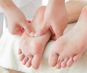 طب فشاری پا برای درمان انواع بیماری های بدن و دردهای مزمن