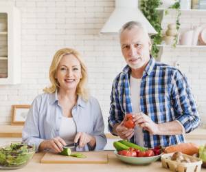 تغذیه مناسب برای تنظیم هورمون با خوراکی های پیشنهادی طب سنتی