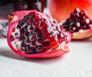 اگر هر روز یک عدد انار بخوریم، چه تغییری در بدنمان رخ می دهد؟
