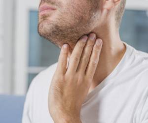 پس از گیر کردن تیغ ماهی در گلو چه کنیم ؟