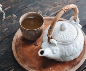 31 خواص و فواید چای سیاه برای سلامت ، درمان بیماری ها و زیبایی