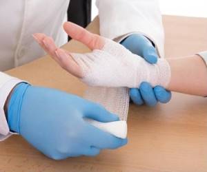 راهنمای کامل مراقبت و تمیز کردن زخم جراحی