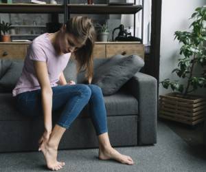 &nbsp;گزگز دست و پا به چه معناست و از علائم چیست ؟