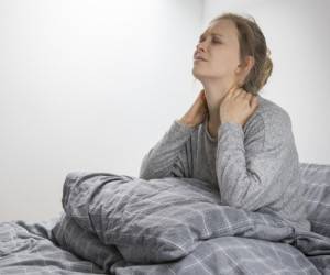 از علل تا راههای رفع مشکل رایج گردن درد بعد از خواب