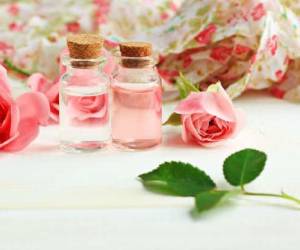 فواید گلاب برای مو و درمان مشکلات مو با رز واتر