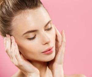 ماساژ ریلکسیشن و ضد پیری پوست صورت در منزل