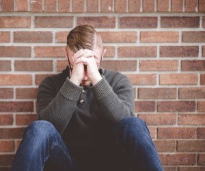 سن اوج احساس بدبختی چه سنی است ؟