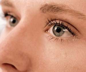 علل آبریزش چشم و راههای درمان طبیعی آن