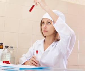آزمایش تیروئید را چگونه تفسیر کنیم؟ نتیجه آزمایش تیروئید&nbsp;شما چیست؟