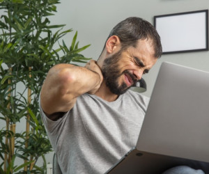 آنچه باید در مورد رگ به رگ شدن گردن بدانید