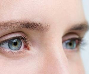 دیستروفی قرنیه چیست و چه علائمی دارد؟