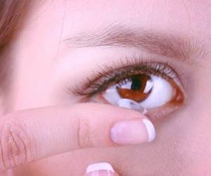 همه چیز درباره لنز تماسی چشمی و انواع آن