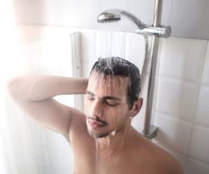 عوارض جانبی بیش از حد حمام کردن و دوش گرفتن های مکرر