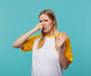 بو و رایحه های ناخوشایند برای آقایان