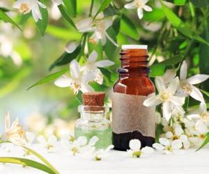 بررسی خواص و عوارض روغن بهارنارنج برای سلامت و زیبایی