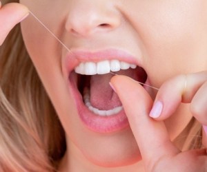 اشتباهات رایج و مخرب استفاده از نخ دندان