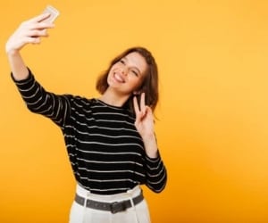 عاشق عکس سلفی انداختن هستید؟