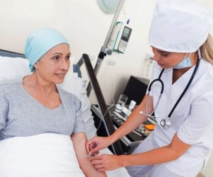 بررسی عوارض جانبی شیمی درمانی