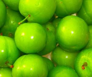 خواص و فواید خوردن گوجه سبز به همراه عوارض این میوه ترش