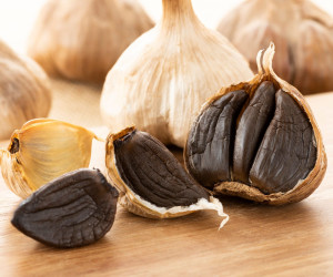 خواص سیر سیاه برای سلامتی و مبارزه با بیماری ها