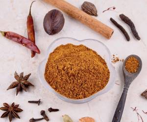 ادویه کاری چیست؟ 